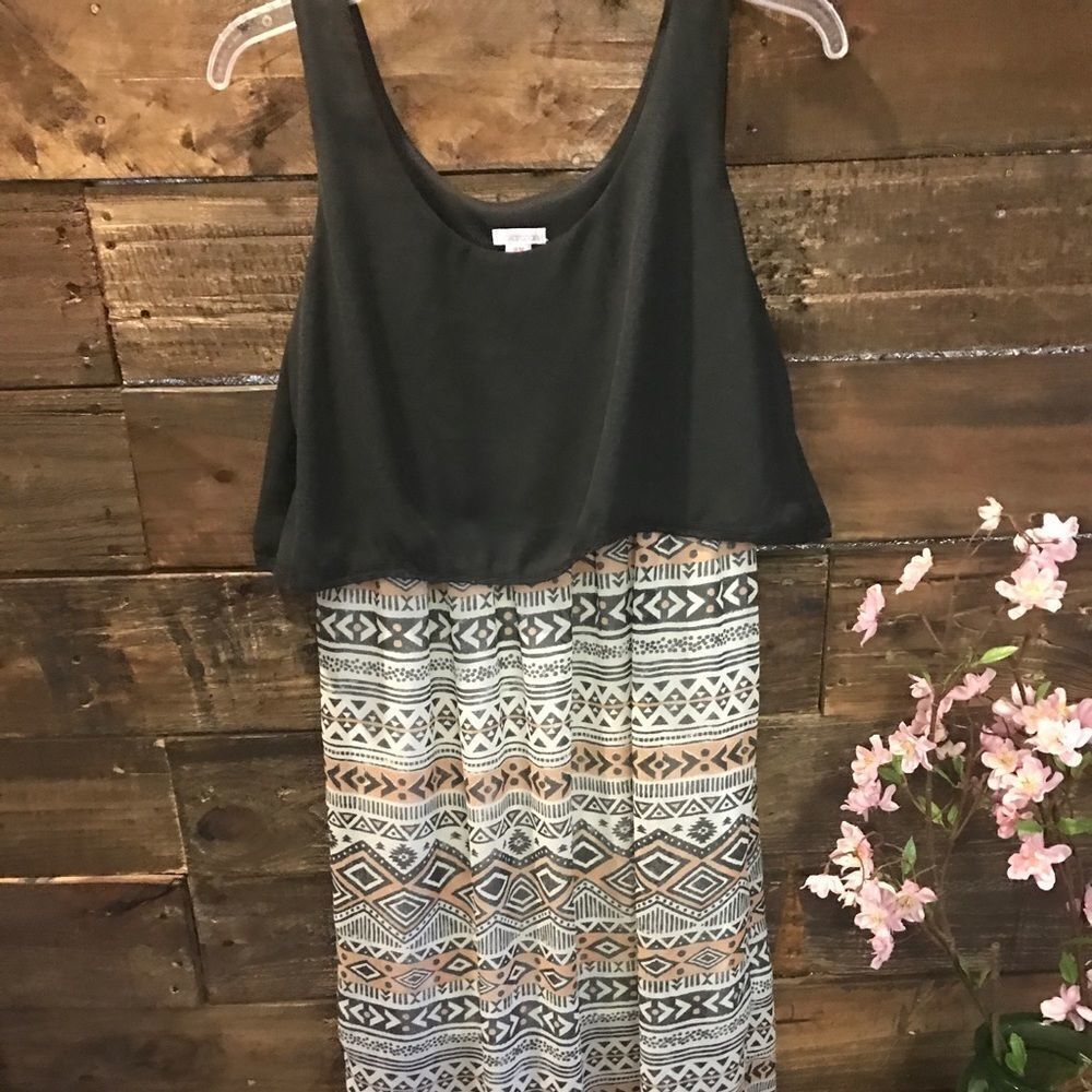 Exhilaration sleeveless dress-Black & Aztec Print